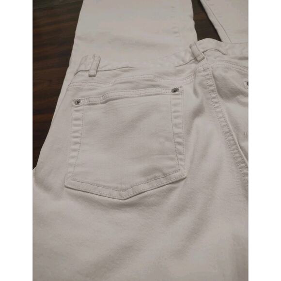 Michael Kors Women Size 10 Mid Rise Flared Leg White Denim Jeans Silver Accents - Picture 13 of 16